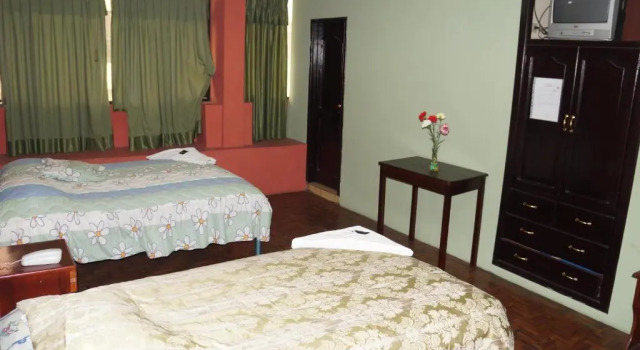 Habitación triple Estándar con balcón Hostal Pucará