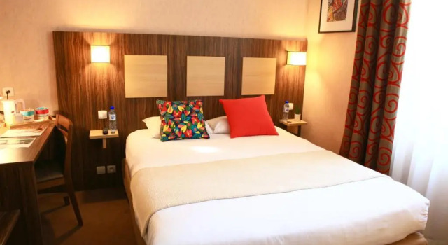 Двухместный номер Premium Logis Hôtels- Hôtel Marguerite dAnjou Angers château