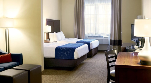Номер Standard Comfort Suites Lake Geneva East