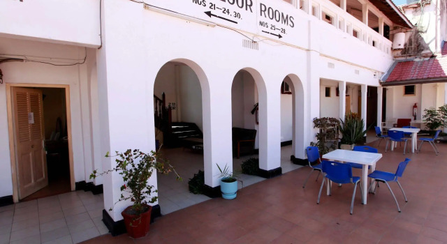 New Palm Tree Hotel, Rezerwuj Hotel Hotele w Coast Region ze śniadaniem, Śniadanie