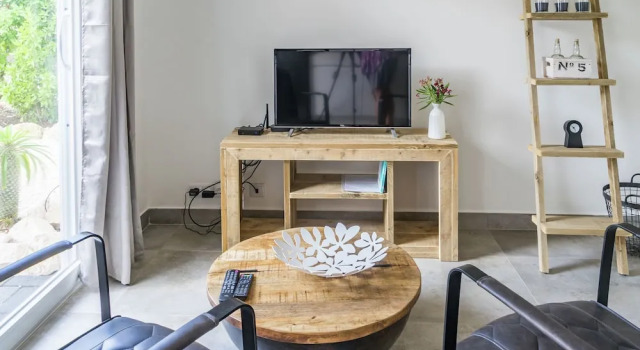 Cozy Apartment in Jan Thiel Curacao near  Beach, Забронировать Апартаменты/квартира Отели Виллемстад с парковкой, рядом с Jan Theil, Парковка