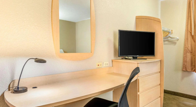 Четырёхместный люкс Birch Hill Suites - South Bend