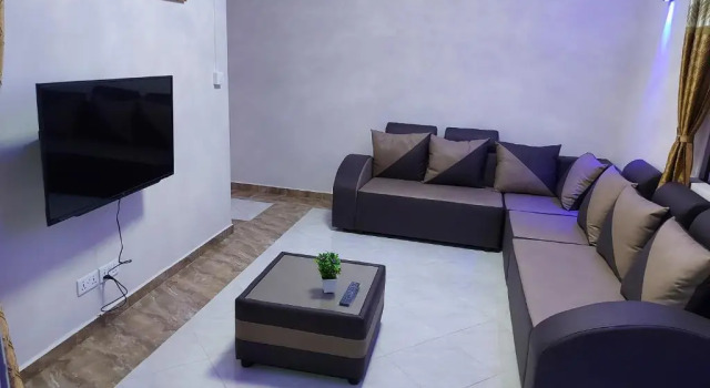 RS VILLAS - Three bedrooms share apartment with private room and free WIFI and 100mts to the beach and ac and 100mts to bus stop and pool, Rezervovat Apartmán Flic-en-Flac Mauritius West Coast