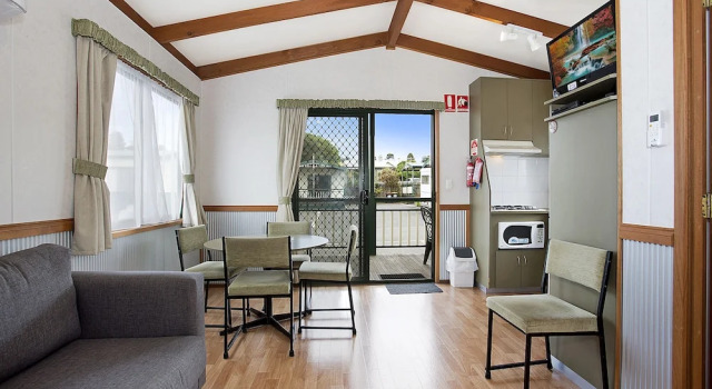 Номер Standard с 2 комнатами с балконом Warrnambool Holiday Village