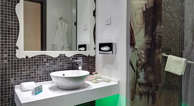 Одноместный номер Premium Hotel Indigo Madrid - Gran Vía by IHG