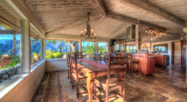 Коттедж с красивым видом из окна Lx16: Valley View Estate Above The Wineries With Hot Tub