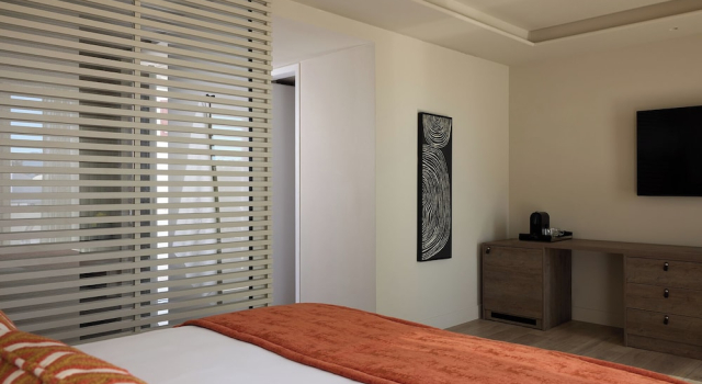 Двухместный номер Deluxe с видом на бассейн Santorini Heart Hotel & Spa