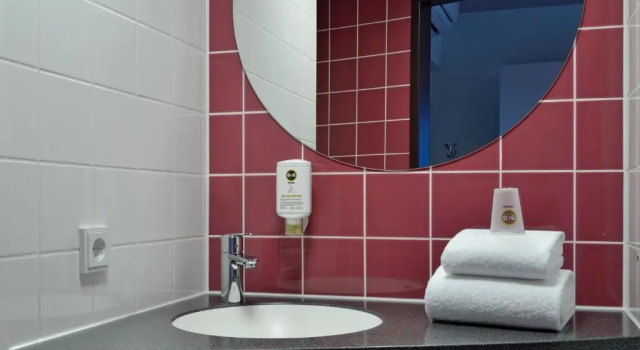 Twin room B&B HOTEL Berlin-Alexanderplatz