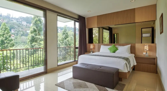 Villa Executive 5 camere con vista sui campi Tulip Villa 5 bedroom with a private pool