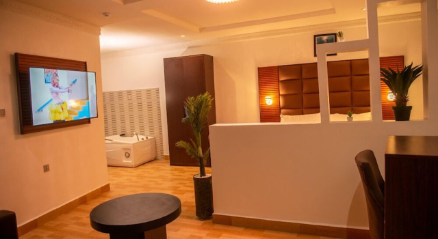 Abada Luxury Hotel and Suites, Rezervovat Hotel Onitsha 
