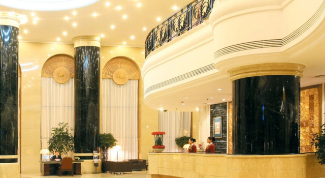 Dalian Liangyun Hotel, Rezerwuj Hotel Hotele w Jinzhou z basenem, Basen