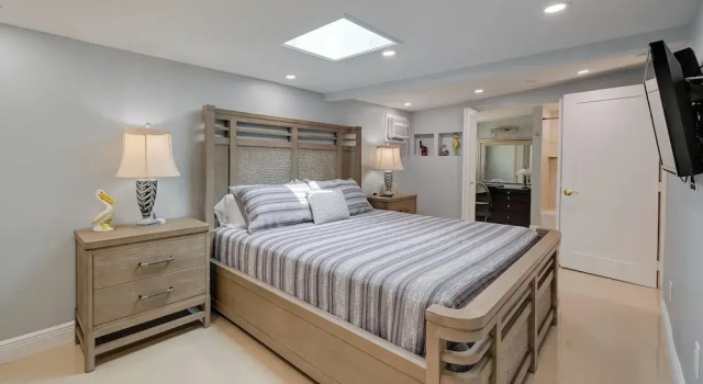Вилла с 4 комнатами ‘Pelican Nest’, Tropical Naples Villa w/ Pool