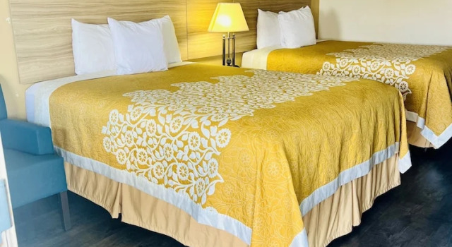 Четырёхместный номер Standard Days Inn by Wyndham Fort Wayne