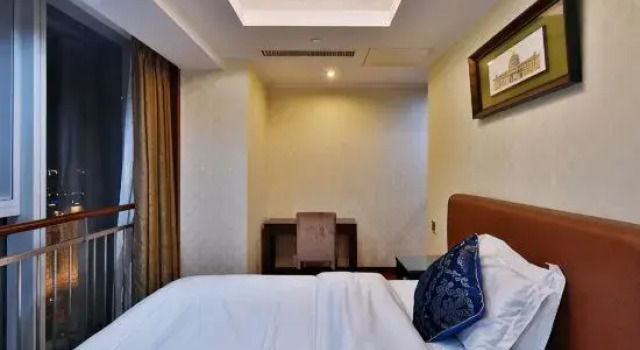 Люкс с 2 комнатами Yuelan Seaview Hotel Apartment (Qingdao May Fourth Square China Railway Center)