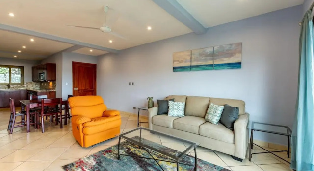 2-Bedroom Condo with Ocean View and Pool, Rezerwuj Apartament Hotele w Playa Flamingo z basenem, Basen