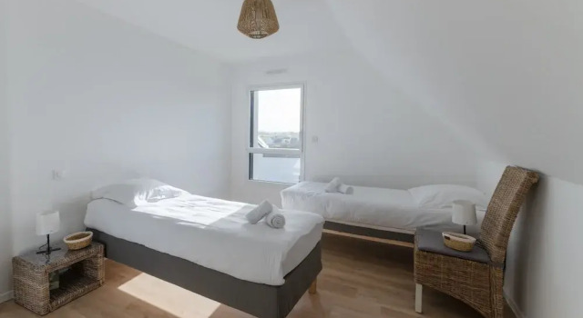 Pretty new House With Small sea View