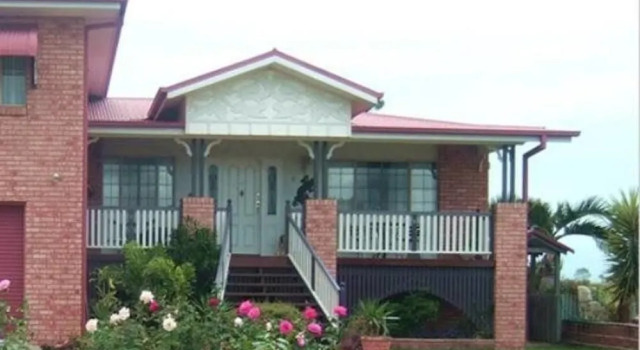 Ayr Bed and Breakfast on McIntyre, Book Hotel Ayr Queensland