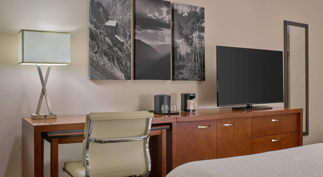 Четырёхместный номер Standard Courtyard by Marriott Denver Downtown