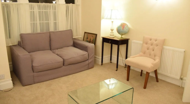 Spacious 3 Bedroom Apartment in South West London, Varaa Huoneisto Asunnot kohteessa Merseyside, Huoneisto