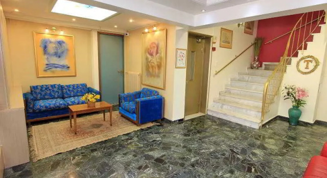 Triton Hotel Piraeus