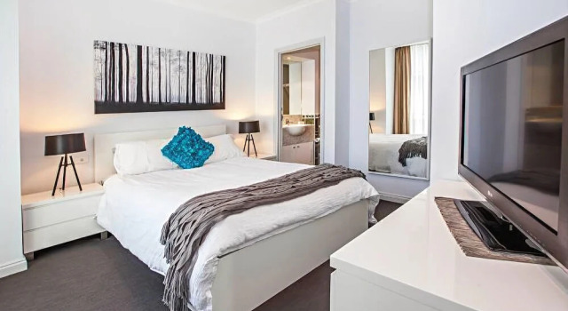 BHB Luxurious, Забронировать Отель Отели Мельбурна с бассейном, рядом с Австралийский институт среднего профессионального и высшего образования, Бассейн