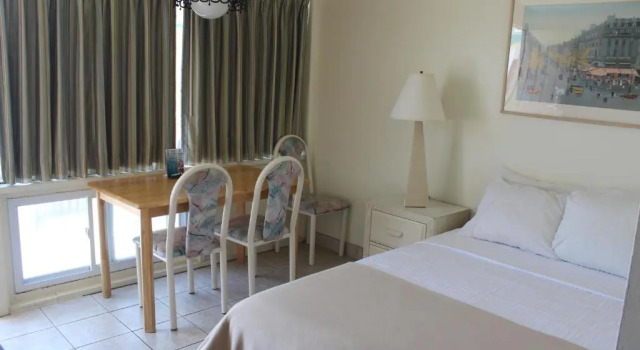 Номер Standard с 2 комнатами с видом на бассейн Condor Motel