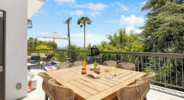 Коттедж 6bdr Modern Oasis w/ Game Room, Outdoor Living & Views! Edendale by Avantstay