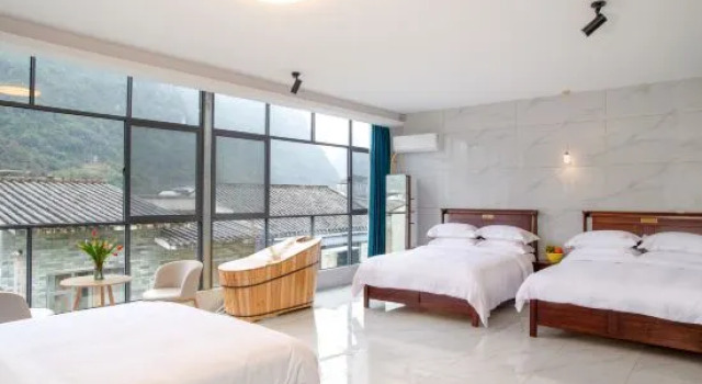 Люкс Deluxe Poly Hotel (Yangshuo Impression of Liu Sanjie Scenic Spot)