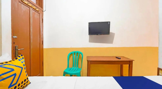 Standard Zimmer Spot On 91444 Hotel Arimbi