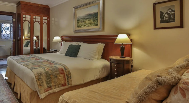Трёхместные апартаменты Superior Le Suisse Elegance Hotel