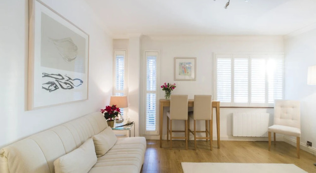 Sublime 1 bed flat with Thames view, Забронировать Отель Бизнес-отели Лондона, рядом с Monument to the Great Fire of London, 4* 5*