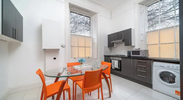 Elegant 2bed by 02 Arena, Airport with Fast Wi-Fi and Parking, Забронировать Отель Бизнес-отели Англии, 4* 5*