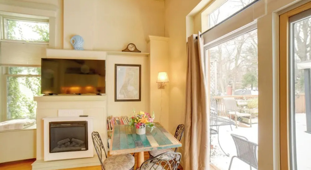 Charming Saugatuck Condo w/ Private Deck + Grill!