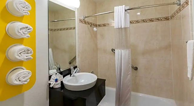 Четырёхместный люкс Motel 6-El Paso, TX - Airport - Fort Bliss
