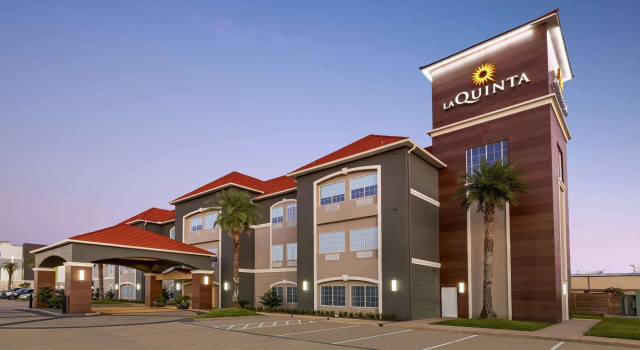 La Quinta Inn & Suites by Wyndham Port Arthur, Book Hotel Hoteller i Port Arthur med parkering, Parkering