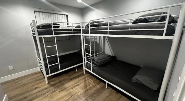 Кровать в общем номере Green HomeStay