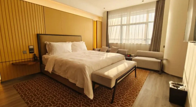 Двухместный люкс Deluxe Ramada By Wyndham Maoming Dianbai