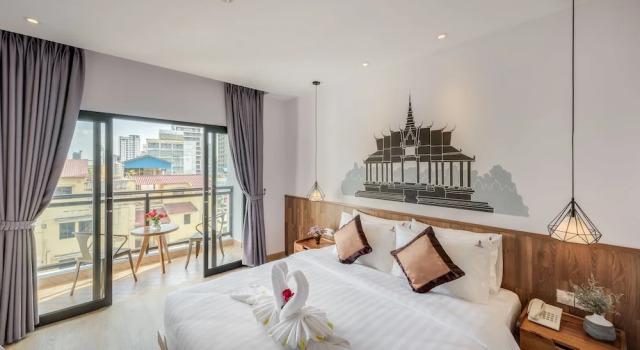 Двухместный номер Deluxe с балконом Phnom Penh 51 Hotel & Residences