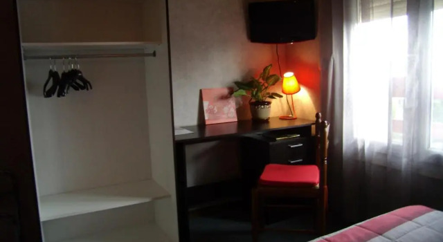 Standart dört kişilik oda Hôtel Le Relais