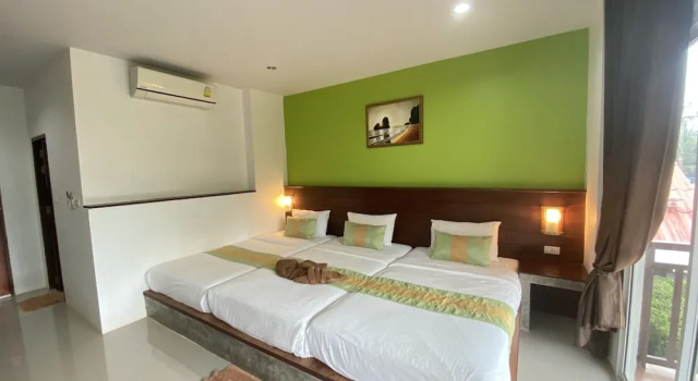 Трёхместный номер Standard с балконом и с красивым видом из окна Hatzanda Lanta Resort - SHA Extra Plus