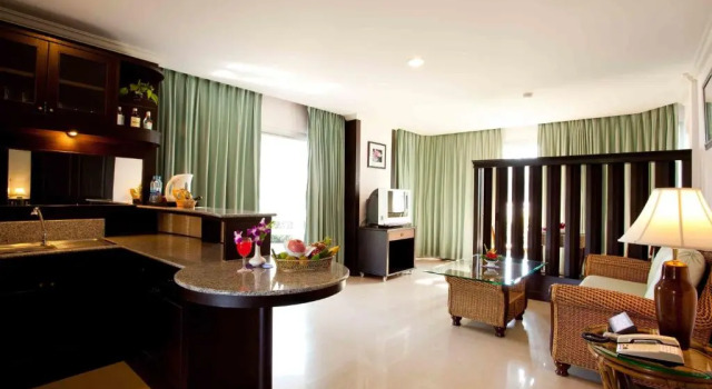 Люкс с 2 комнатами Methavalai Hotel