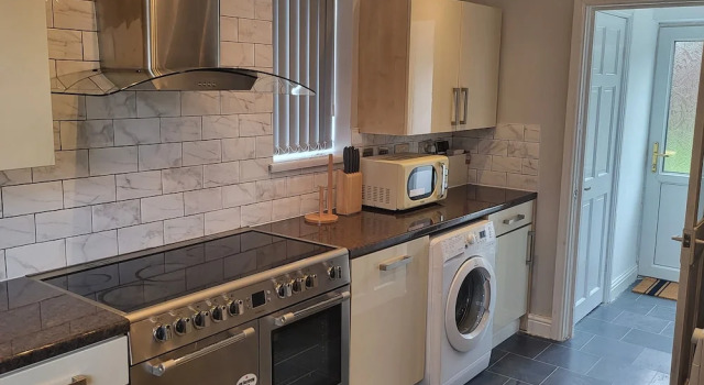 Коттедж House - Sleeps 6 - Parking - Garden