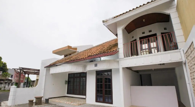 OYO 3467 White Residence