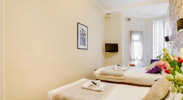 Трёхместный номер Standard 1 Lexham Gardens Hotel