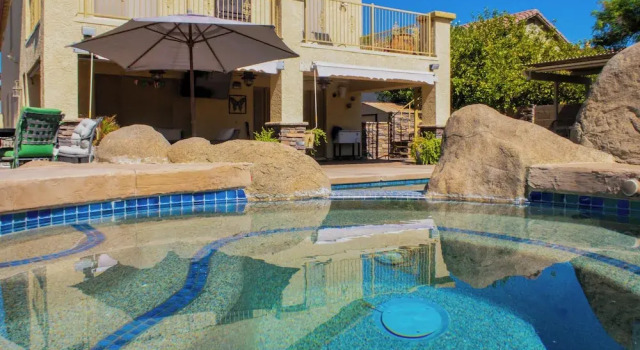 Коттедж Spacious, Fully Equipped 5BR Home w/ Pool