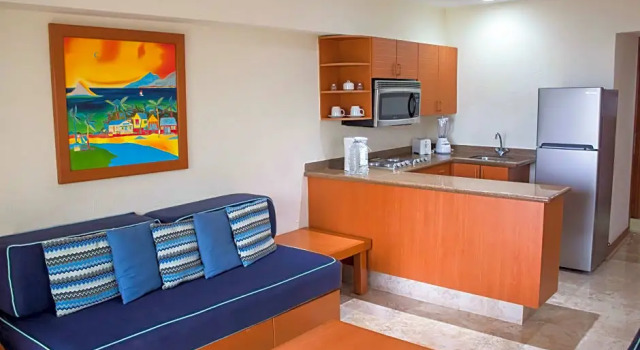 Четырёхместный номер Standard Plaza Pelicanos Grand Beach Resort All Inclusive