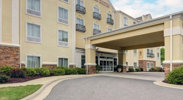 Comfort Suites near Hot Springs Park, Boek Hotel Hotels in Missouri met zwembad, Zwembad
