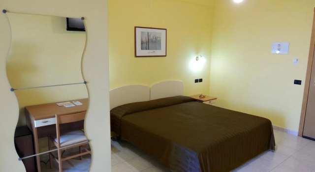 B&B Angela, Book Bed and Breakfast Monte Sant'Angelo Foresta Umbra