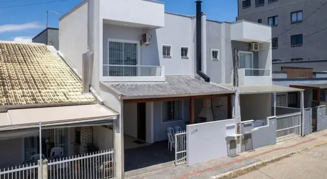 Casa 2Q c/ churrasq. 600m orla MCA0609
