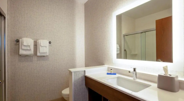 Номер Standard Holiday Inn Express & Suites - Beloit by IHG